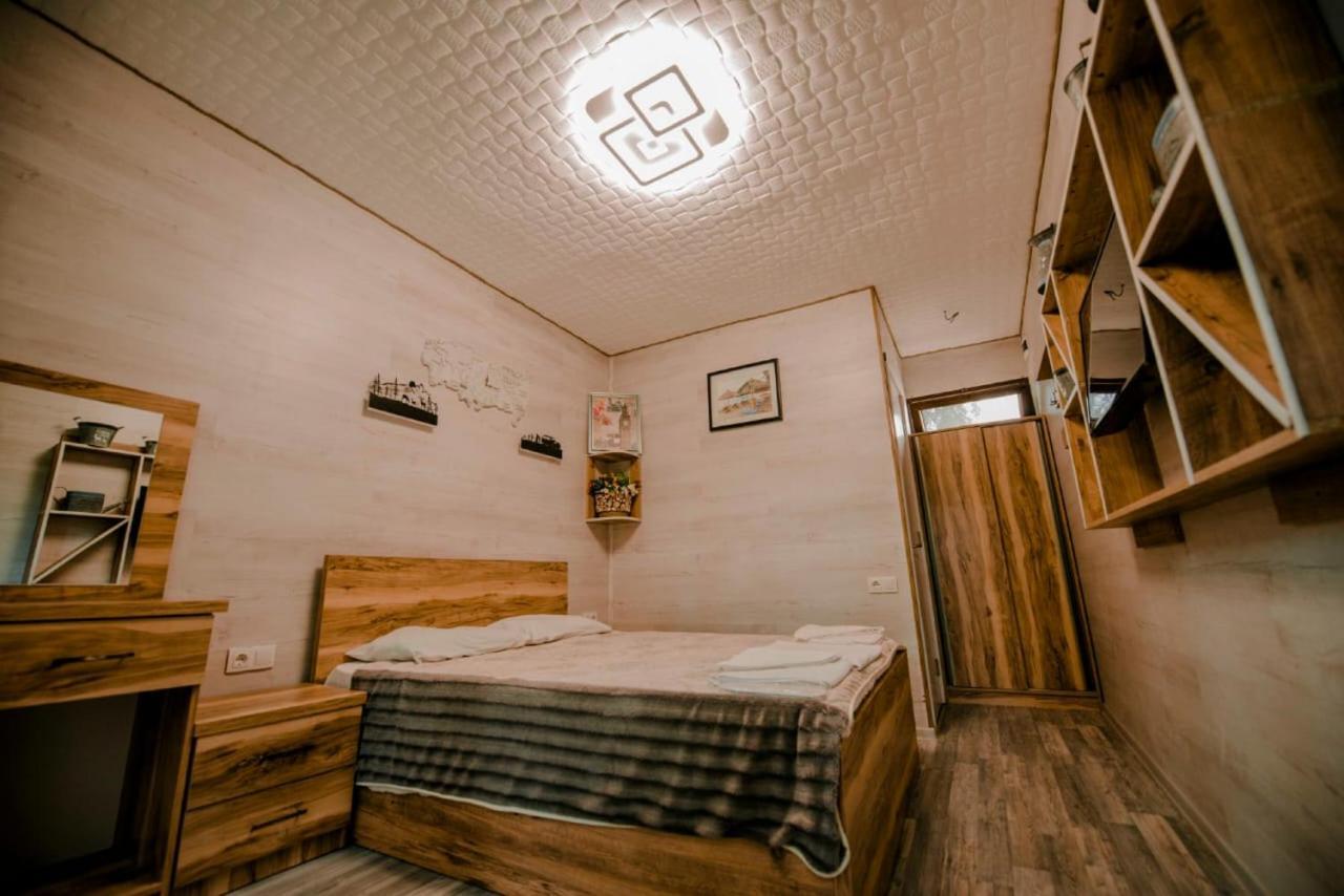 Hulus Hotel Makhinjauri Eksteriør billede